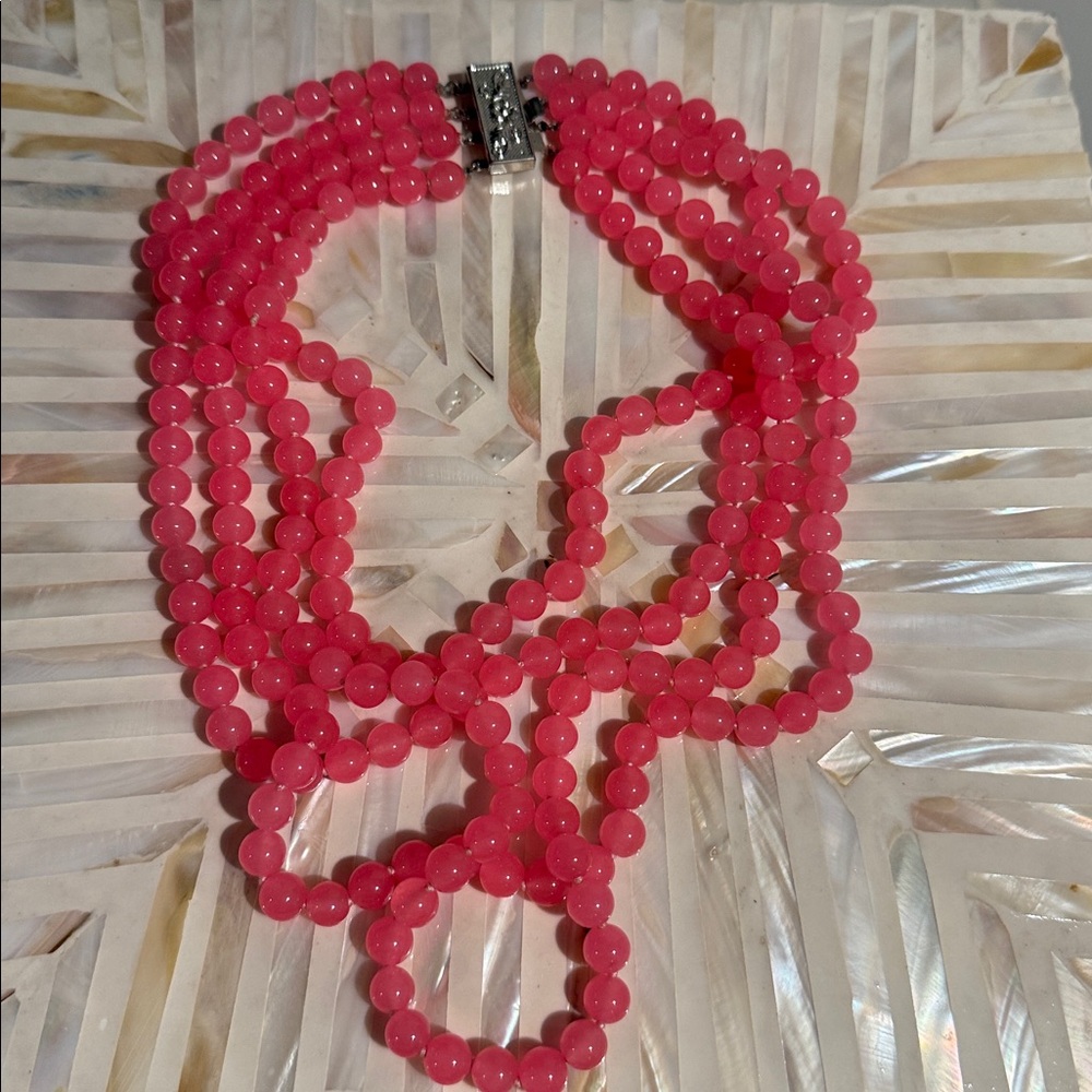 Any offers accepted 🎉Elegant Pink Jade Beaded Necklace